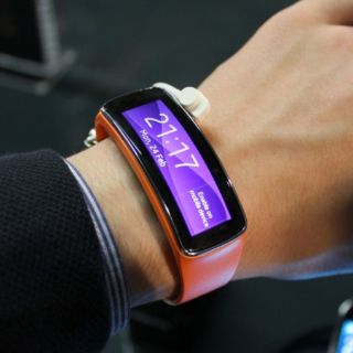 Microsoft compite por 'oleada' de relojes inteligentes