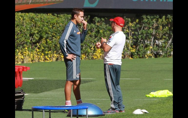 Chivas está en un proceso de cambio, encontrándose rápido para estar listo en el torneo, expresó Castro. ARCHIVO /