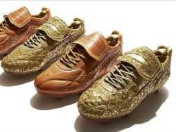 Cada uno de los 100 pares cuenta con un número en la parte posterior, detalle que asegura su exclusividad. Foto: @baum212. ESPECIAL /