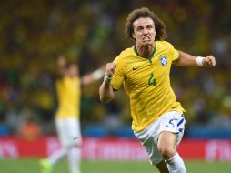 David Luiz festeja el gol que le da a Brasil el pase a semifinales del Mundial. AFP /
