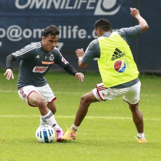 Chivas muestra equipo titular