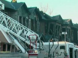 Al menos 40 personas son evacuadas y llevadas a albergues temporales, ya que sus viviendas quedaran destruidas por completo. ESPECIAL /