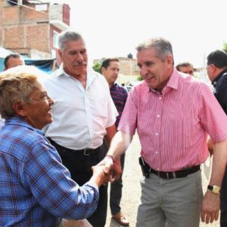 Vecinos de Santa Paula reciben brigada asistencial