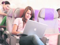 Uno de los consejos es buscar constantemente promociones en la web, incluso en la madrugada suelen lanzar promociones. ESPECIAL /