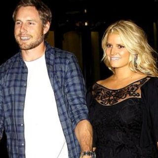 Jessica Simpson festeja boda e independencia