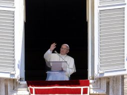 El Papa expresó su opinión desde la ventana del Palacio Apostólico del Vaticano. AFP /