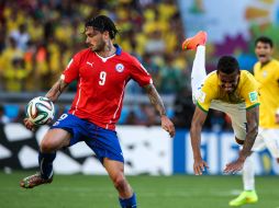 Mauricio Pinilla asegura que Paiva lo golpeó con el puño en la cara. MEXSPORT /