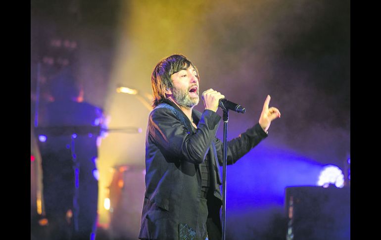 Bailable. El carisma y la voz de Adrián Dárgelos llenaron el Teatro Diana con clásicos y música para bailar.  /