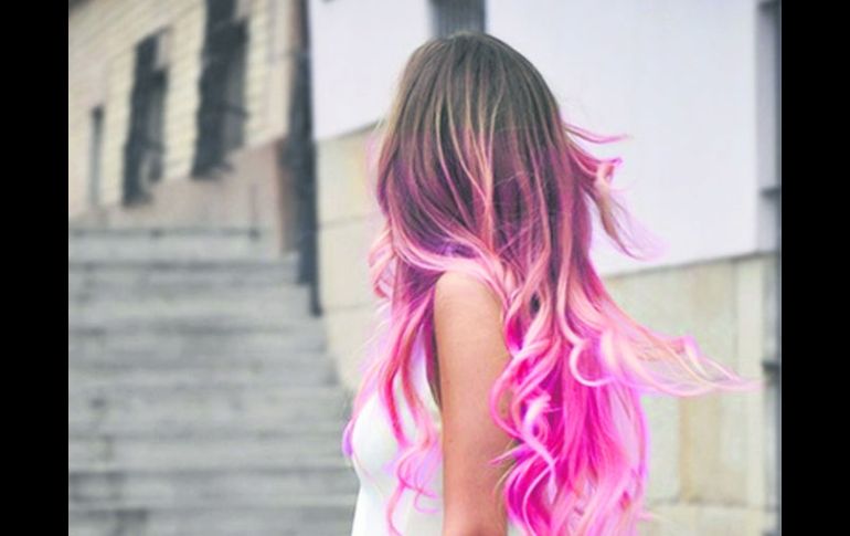 Bicolor. El californiano también puede hacerse con colores, como el rosa, azul y verde. PINTEREST  /