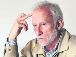 Eduardo Milán. Un analista de los componentes de la poesía.  /