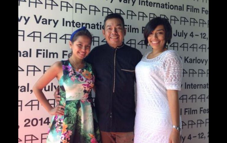 En la imagen, el cineasta mexicano y parte del elenco de la cinta durante la presentación. ESPECIAL /