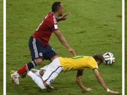 Esta acción le costó una fractura al astro brasileño del Barcelona. AFP /