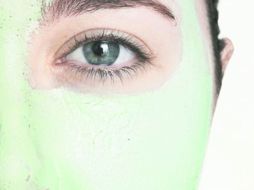 Mascarilla. Antes de aplicarla, primero identifica qué tipo de cutis tienes: seca, normal, grasa o mixta.PINTEREST  /