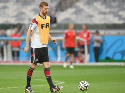 La velocidad de Per Mertesacker fue criticada por los medios de comunicación. EFE /