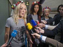 Inna Shevshenko, líder de este grupo habla sobre los arrestos a sus compañeras. AP /