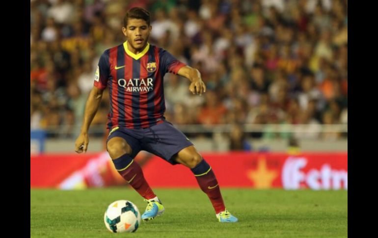 Jona será presentado este jueves en El Madrigal, casa del Submarino Amarillo. Twitter: @FCBarcelona_Es. ESPECIAL /