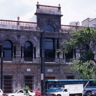 Tres exposiciones de gráfica llegan al Mupag