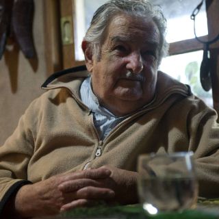 Distribución legal de mariguana en Uruguay se retrasa a 2015