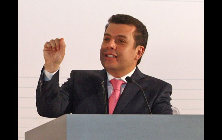 Castillejos enfatizó que la decisión de la empresa propiedad de Carlos Slim, no deberá afectar a los usuarios. EFE /