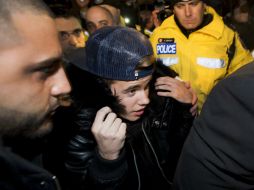 El cantante saltó a la fama a la edad de 15 años y desde entonces su carrera ha caído en descenso. ARCHIVO /