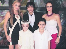 festejados. Laura Jaime Michel, Diego Mauricio García Jaime, Amparo Jaime Michel, Mariana Tello Jaime y Hugo Santiago Castellanos Jaime  /