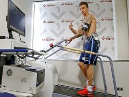 Mario Mandzukic pasó las pruebas médicas y firmó su contrato con el club español. EFE /