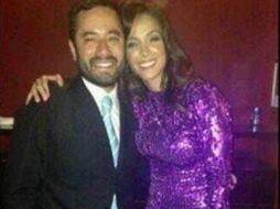 Circula una fotografía, del 27 de mayo, en la que se ve al jefe delegacional de Miguel Hidalgo, Víctor Hugo Romo, junto a la actriz. ESPECIAL /