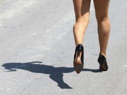 En algunos casos, el grado de deformación en los pies por el uso de zapatos de tacón puede llevar a la cirugía. ARCHIVO /