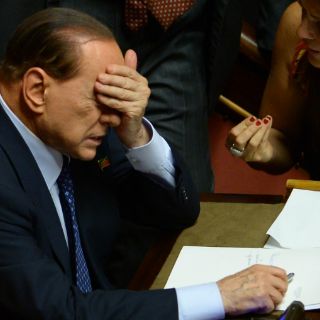 Piden abrir nuevo juicio contra Berlusconi
