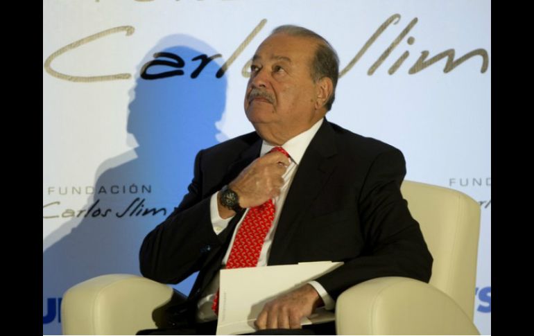 Actualmente América Móvil es dueña de más de 60% de su mercado, dice The Economist. ARCHIVO /