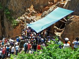 Advierten sobre el riesgo que representa el rescate por el suelo muy inestable que hay en el lugar. ARCHIVO /