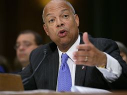 Jeh Johnson discute la situación humanitaria que se registra en la frontera de EU con México. AFP /