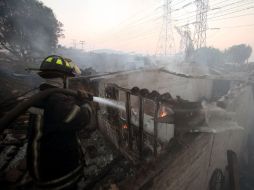 Autoridades acudieron a la caldera de la empresa Ghoner, que explotó a causa de un accidente laboral. ARCHIVO /