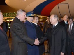 El presidente de Rusia es recibido por autoridades argentinas previo a reunión con su homóloga Cristina Fernández. EFE /