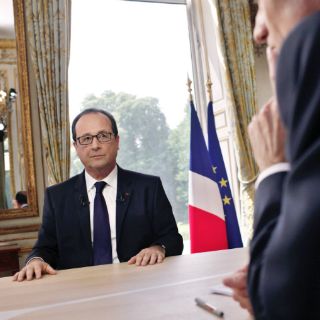 Hollande niega haber influido en detención de Sarkozy