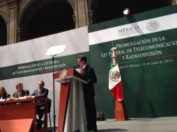 Enrique Peña Nieto promulga la Ley Federal de Telecomunicaciones en el Palacio Nacional. ESPECIAL /