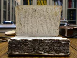 En cada casa iraní hay obras de sus más reputados poetas, como Hafez y Sadi. ARCHIVO /