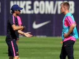 La plantilla completa podrá entrenar hasta el 5 de agosto, aquí con el arquero Ter Stegen. Twitter: @FCBarcelona_ES. ESPECIAL /