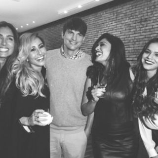Ashton Kutcher, de fiesta con novia de Neymar