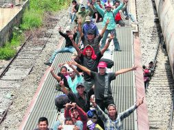 El lunes Honduras recibió a 21 niños de entre 18 meses y 15 años, y a 17 mujeres, en el aeropuerto de la ciudad de San Pedro Sula. ARCHIVO /