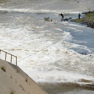 Dos presas desbordadas y daños en 30 municipios en el temporal