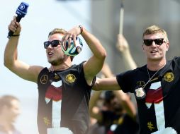 Götze (izq) y Kroos (der) en la celebración de la Copa del Mundo en su país. AFP /