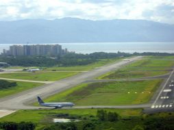 Con las nuevas rutas aéreas, Puerto Vallarta prevé recibir en 2014 un millón de pasajeros en su terminal aérea. ARCHIVO /