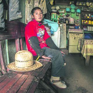 Prometen a comunidad indígena luz en 60 días