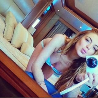 Lohan muestra su lado sexy en Instagram