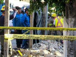 Elementos de Protección Civil acordonaron la zona, para llevar a cabo las operaciones de rescate. ARCHIVO /