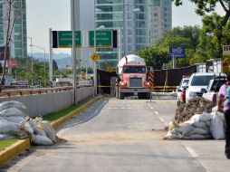El secretario de Infraestructura y Obra Pública, Roberto Dávalos, señala que los daños no tienen que ver con la construcción del túnel.  /