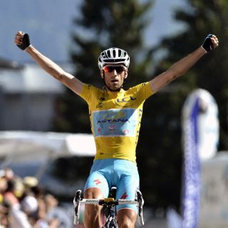 Vincenzo Nibali gana etapa 13 y lidera Tour de Francia