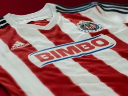 Playera que vestirán las Chivas en el torneo bajo el lema ''Siempre Chivas''. Foto: @elopezmota. ESPECIAL /