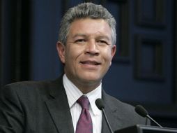 El presidente de la Comisión de Energía del Senado asegura que las disposiciones detonarán crecimiento económico. ARCHIVO /